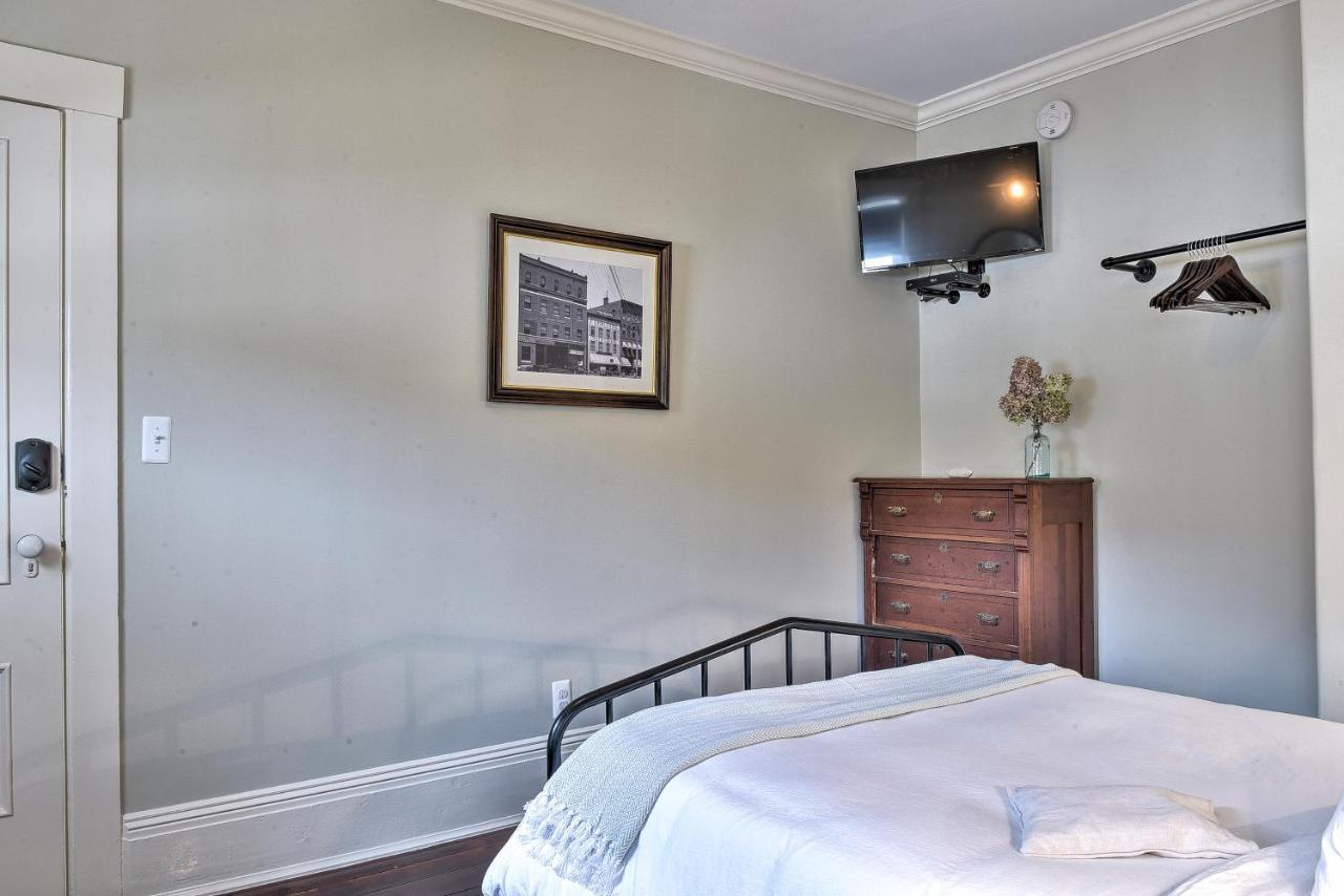 The Burrell House Hotel Keene Eksteriør billede